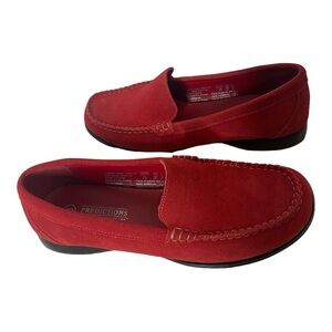 PREDICTIONS Women's Suede
Leather RED Low Heel Flats
LOAFERS Sz 8